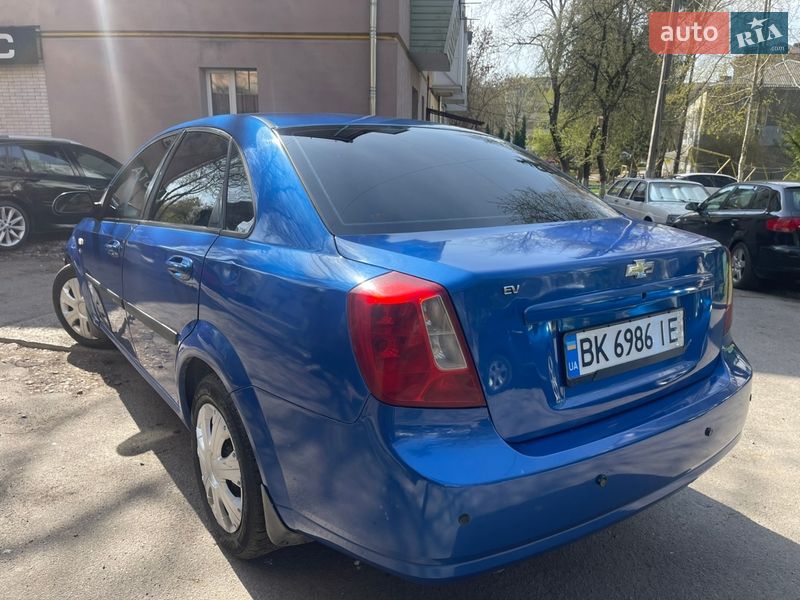 Седан Chevrolet Lacetti 2005 в Ровно