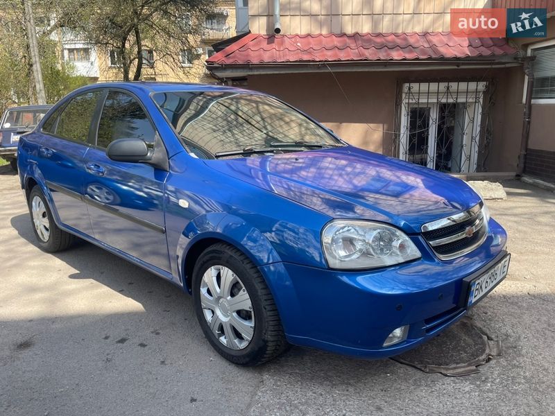 Седан Chevrolet Lacetti 2005 в Ровно