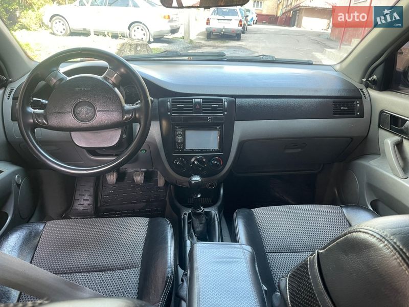 Седан Chevrolet Lacetti 2005 в Ровно