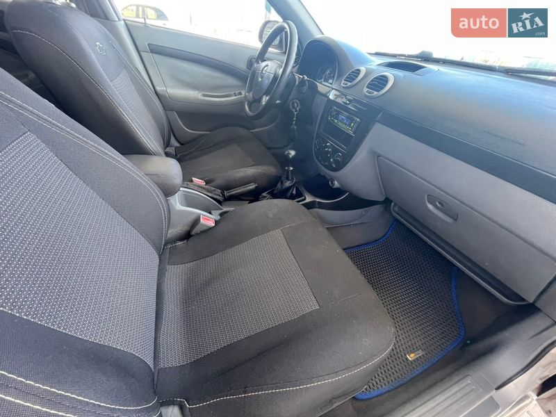 Хэтчбек Chevrolet Lacetti 2005 в Николаеве фото 18 Хэтчбек Chevrolet Lacetti 2005 в Николаеве