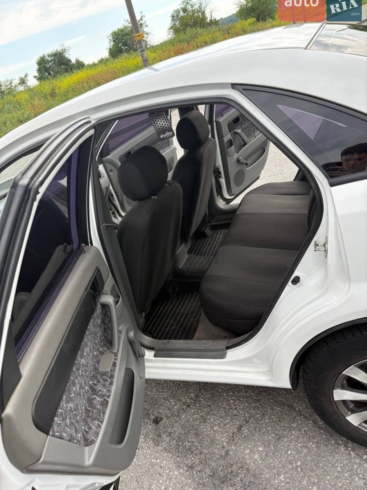 2011 Chevrolet Lacetti - мініатюра 2