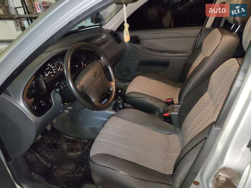 Седан Chevrolet Lanos 2007 в Днепре