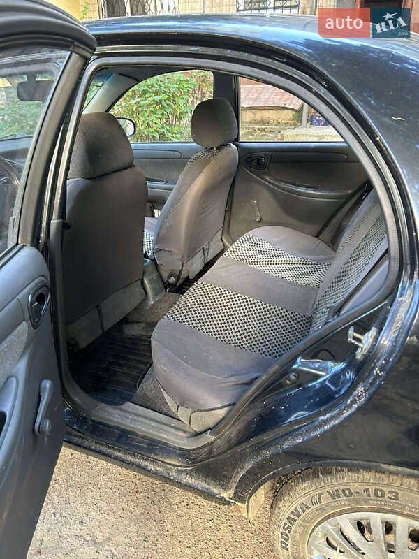 Седан Chevrolet Lanos 2007 в Львові