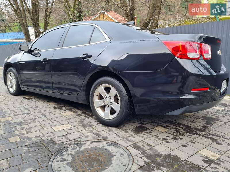 Седан Chevrolet Malibu 2014 в Ужгороді