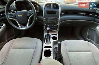 Седан Chevrolet Malibu 2014 в Ужгороді
