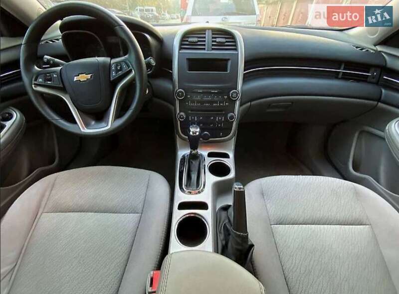 Седан Chevrolet Malibu 2014 в Ужгороді