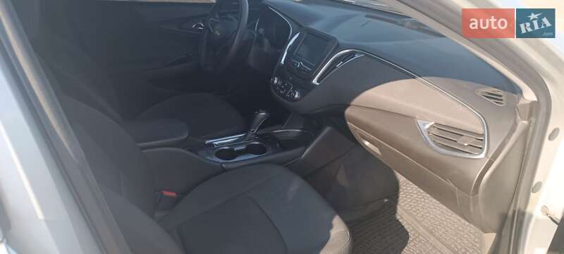 Седан Chevrolet Malibu 2016 в Києві