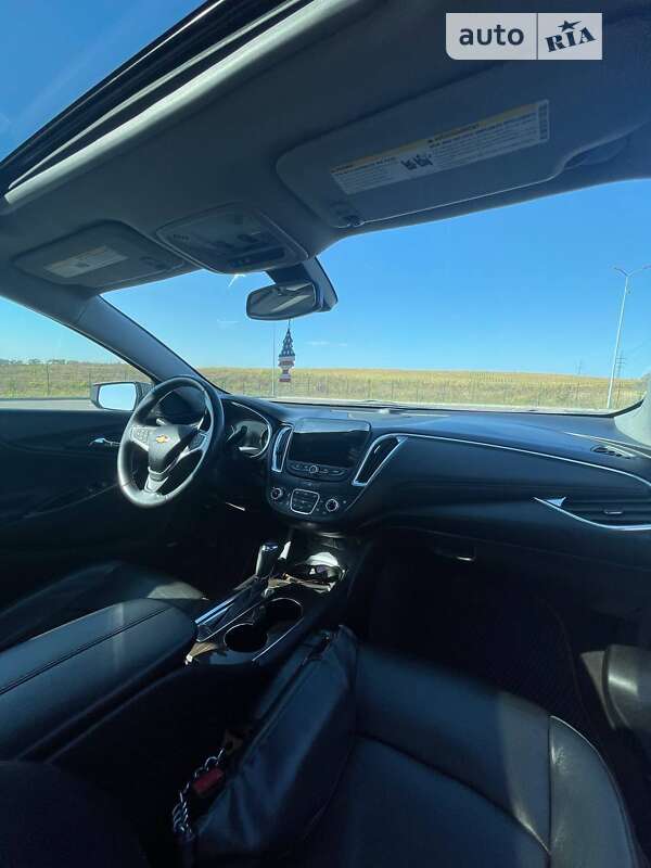 Седан Chevrolet Malibu 2019 в Ровно