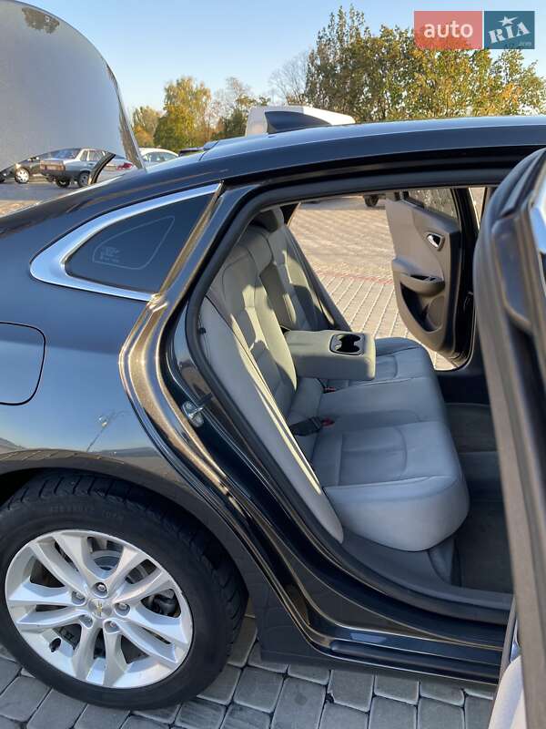 Седан Chevrolet Malibu 2015 в Киеве