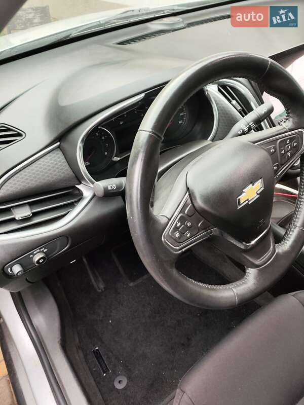 Седан Chevrolet Malibu 2016 в Вышгороде