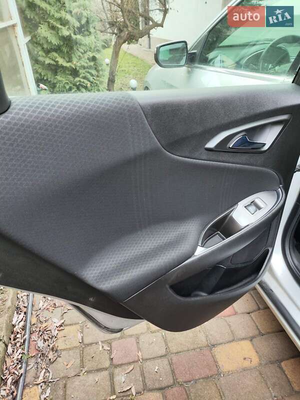 Седан Chevrolet Malibu 2016 в Вышгороде