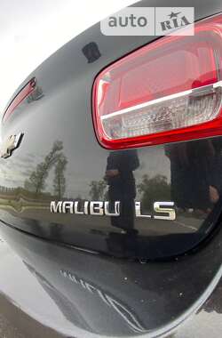 Седан Chevrolet Malibu 2014 в Ромнах
