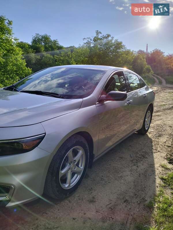 Седан Chevrolet Malibu 2016 в Шаргороде