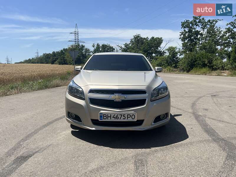 Седан Chevrolet Malibu 2015 в Овідіополі