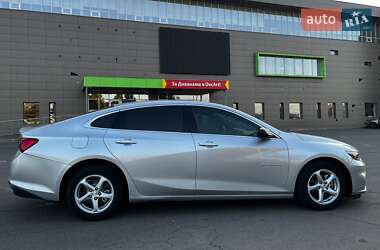 Седан Chevrolet Malibu 2018 в Кривому Розі