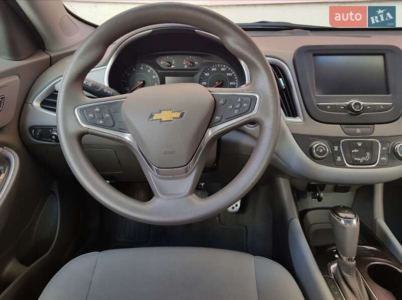 Седан Chevrolet Malibu 2016 в Івано-Франківську