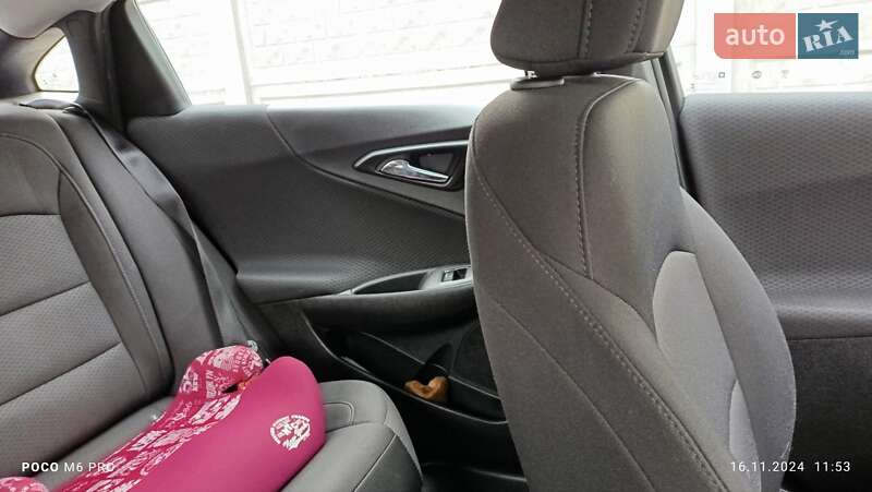 Седан Chevrolet Malibu 2018 в Черкасах