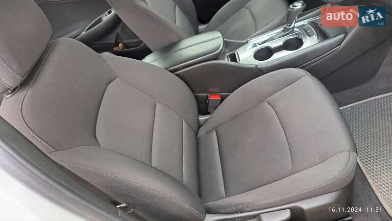 Седан Chevrolet Malibu 2018 в Черкасах