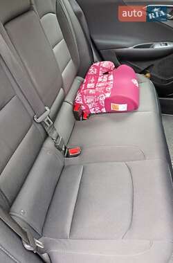 Седан Chevrolet Malibu 2018 в Черкасах