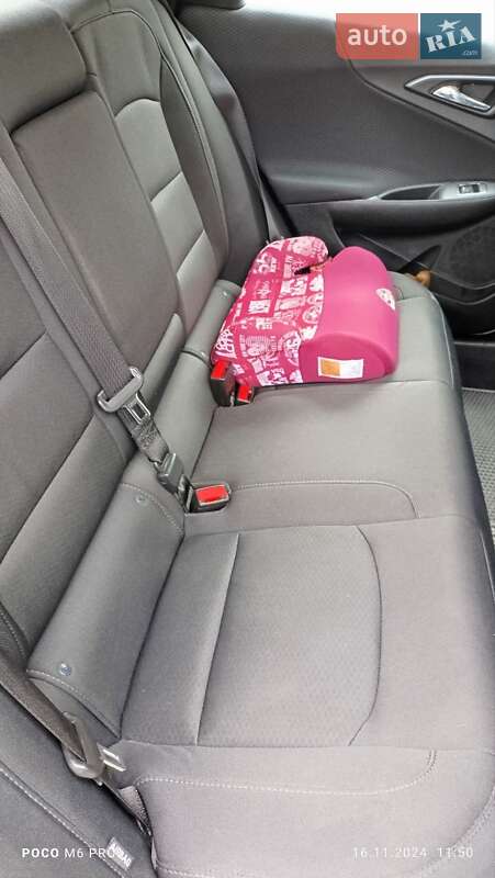 Седан Chevrolet Malibu 2018 в Черкасах