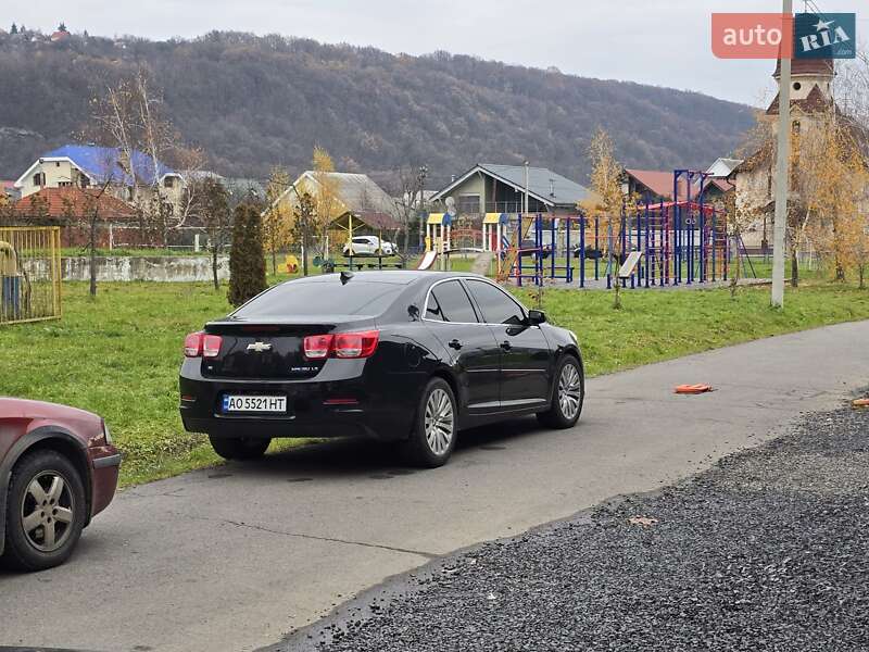 Седан Chevrolet Malibu 2014 в Ужгороді
