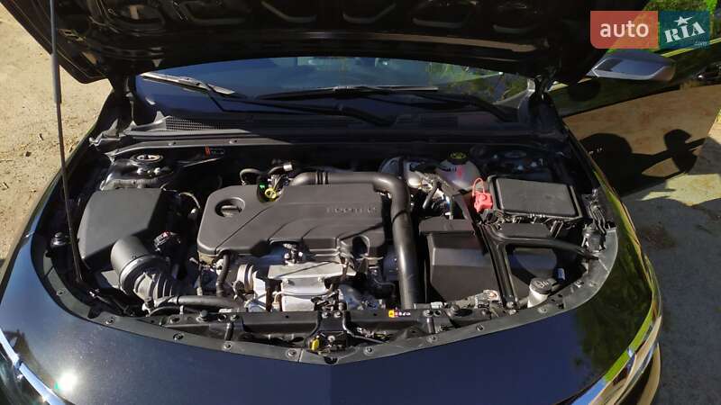 Седан Chevrolet Malibu 2022 в Львові