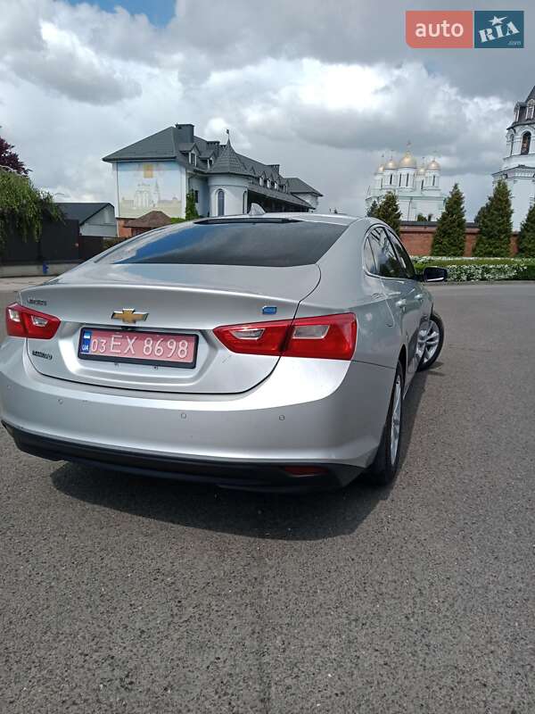 Седан Chevrolet Malibu 2016 в Володимирі