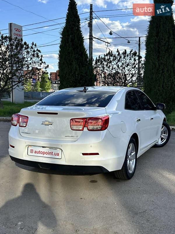 Седан Chevrolet Malibu 2016 в Сумах
