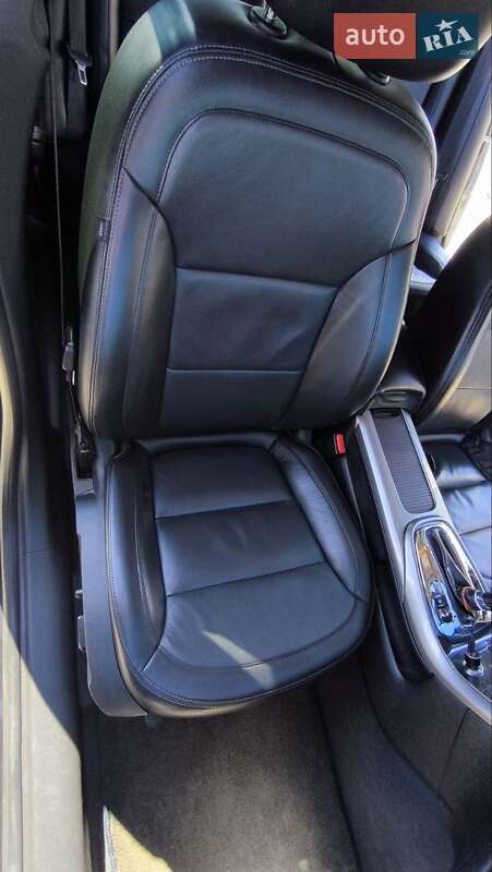 Седан Chevrolet Malibu 2015 в Жашківу