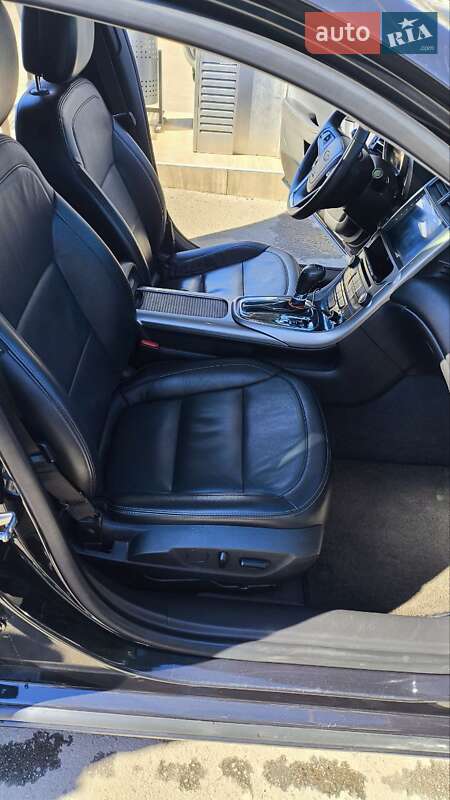 Седан Chevrolet Malibu 2015 в Жашківу