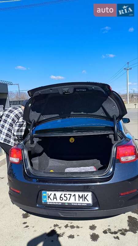 Седан Chevrolet Malibu 2015 в Жашківу