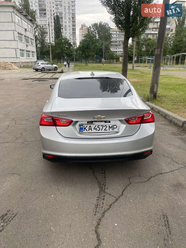 Седан Chevrolet Malibu 2017 в Киеве