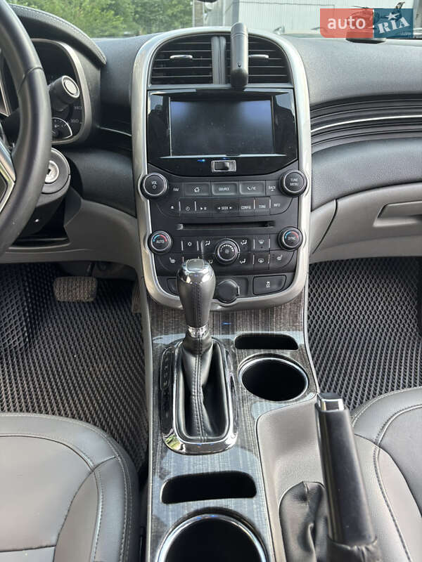 Седан Chevrolet Malibu 2014 в Запорожье