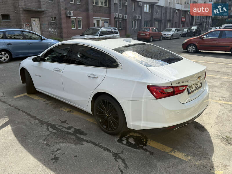 Седан Chevrolet Malibu 2016 в Киеве