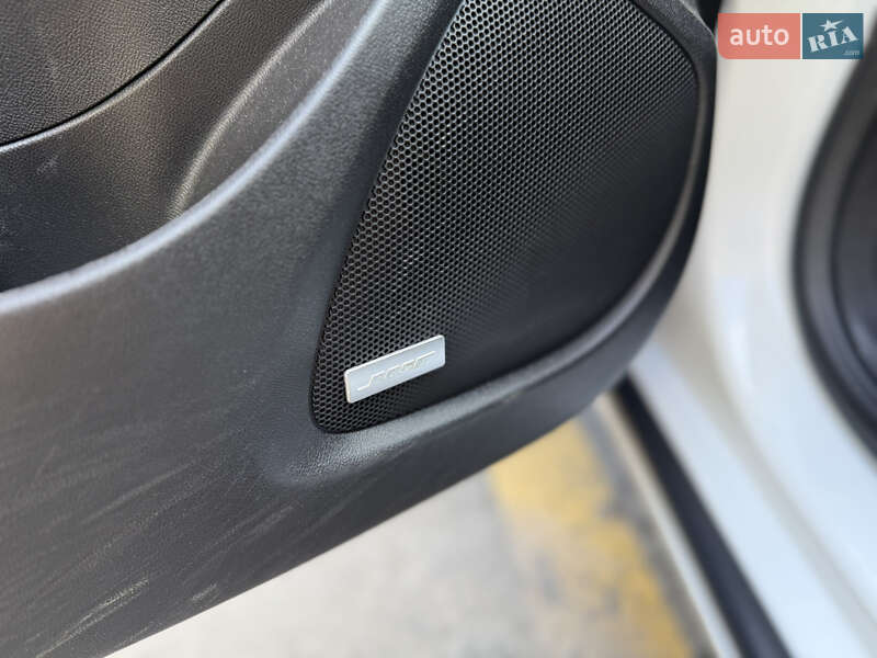 Седан Chevrolet Malibu 2016 в Киеве