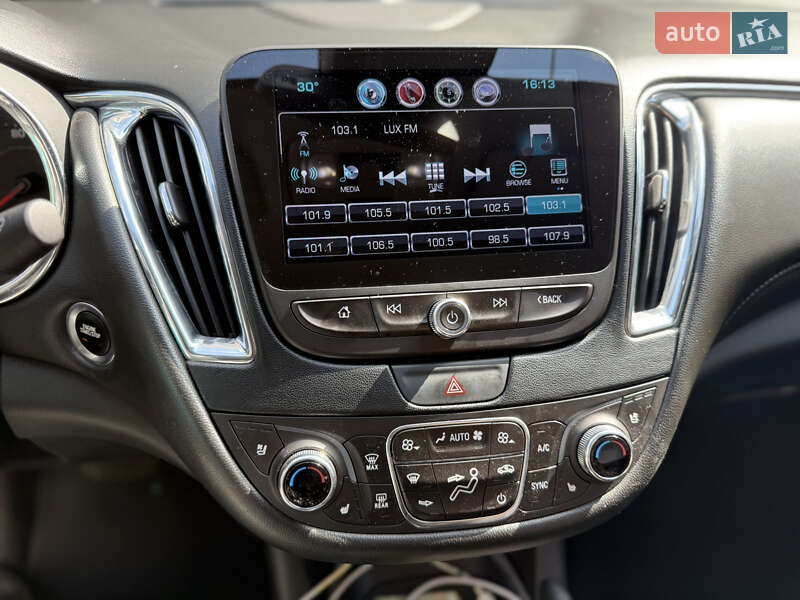 Седан Chevrolet Malibu 2016 в Киеве