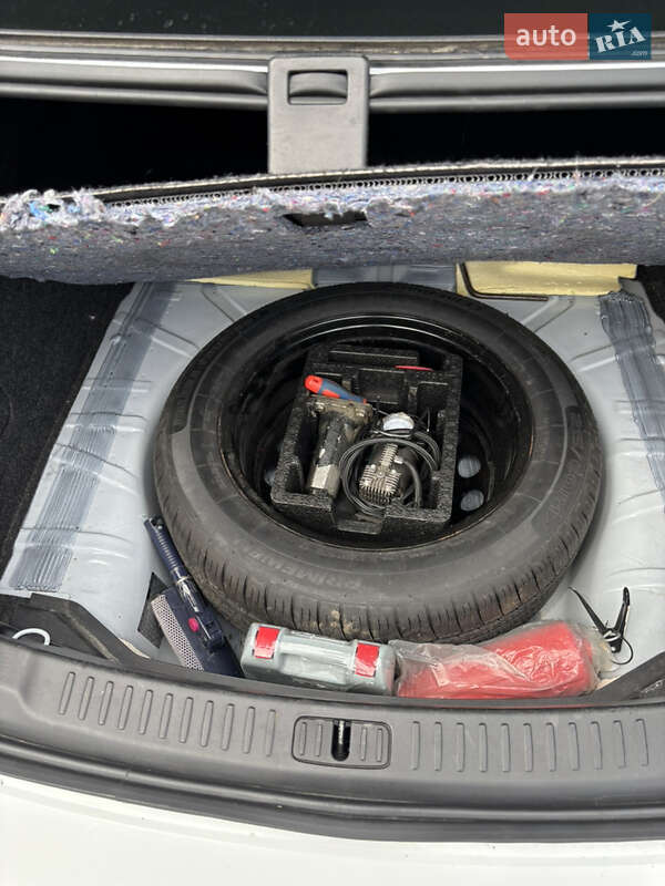 Седан Chevrolet Malibu 2015 в Лубнах