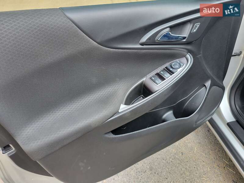 Седан Chevrolet Malibu 2018 в Запорожье