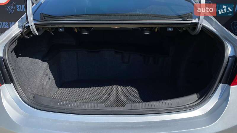 Седан Chevrolet Malibu 2016 в Виннице