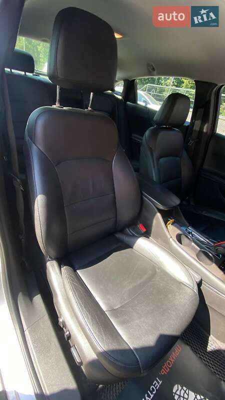 Седан Chevrolet Malibu 2016 в Виннице