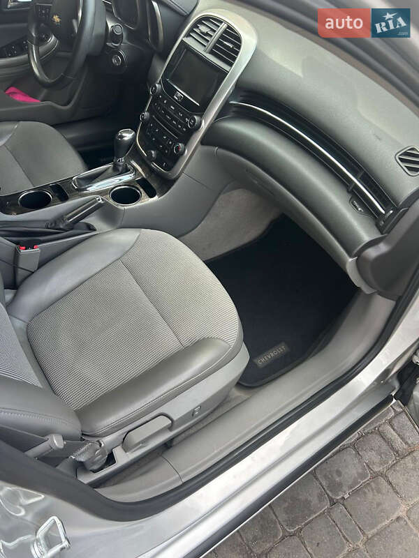 Седан Chevrolet Malibu 2015 в Софиевской Борщаговке