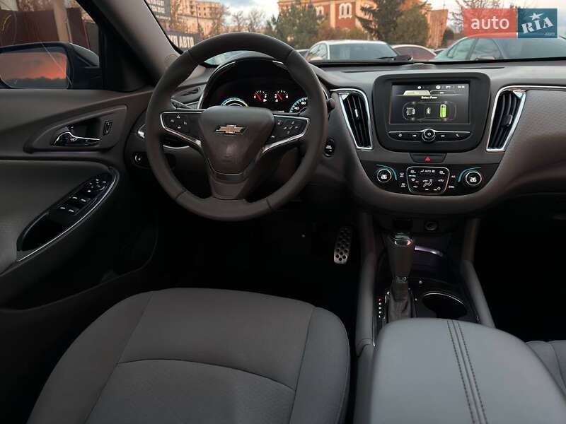Седан Chevrolet Malibu 2016 в Харкові