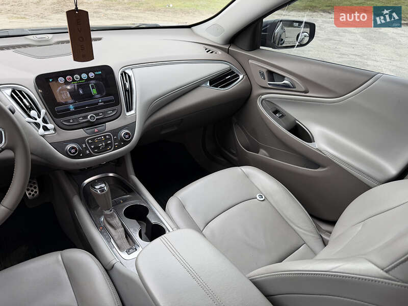 Седан Chevrolet Malibu 2016 в Харькове