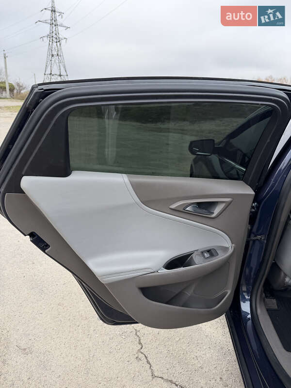 Седан Chevrolet Malibu 2016 в Харькове