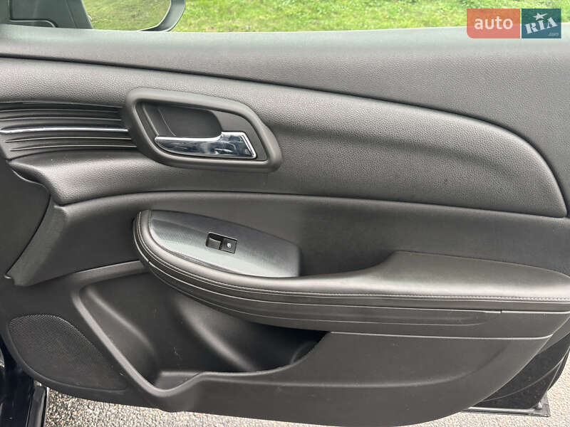 Седан Chevrolet Malibu 2012 в Киеве