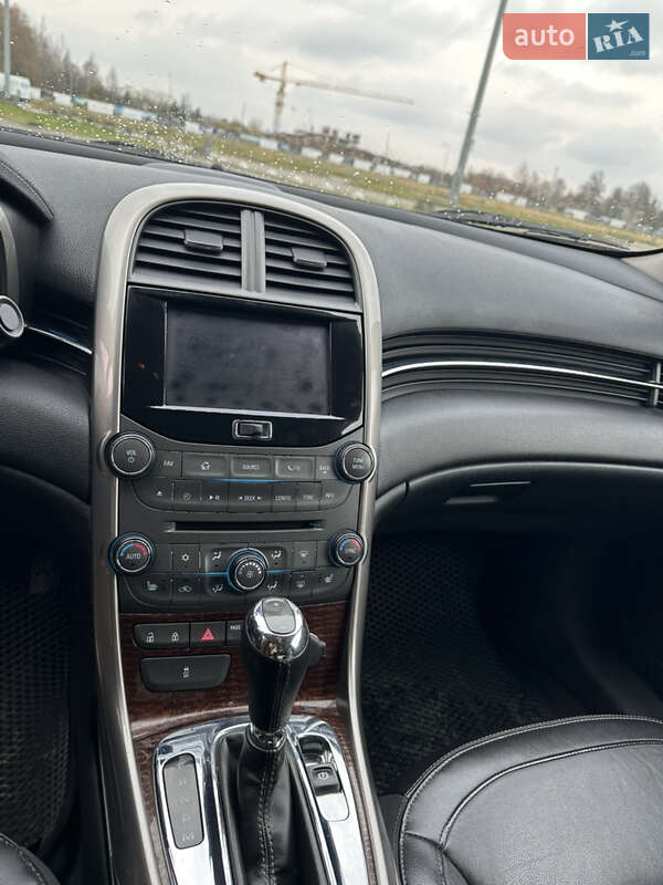 Седан Chevrolet Malibu 2013 в Львове