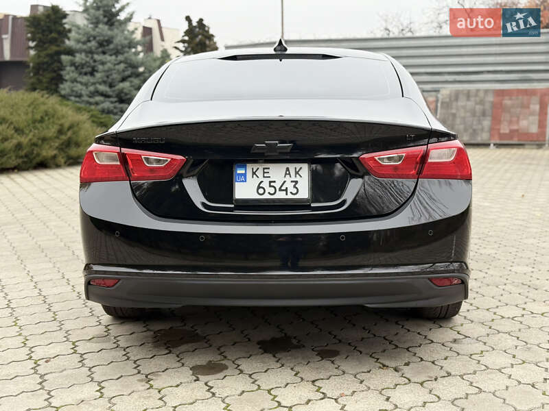 Седан Chevrolet Malibu 2018 в Павлограде