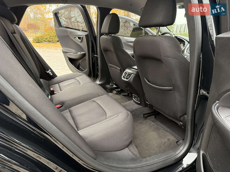Седан Chevrolet Malibu 2018 в Павлограде