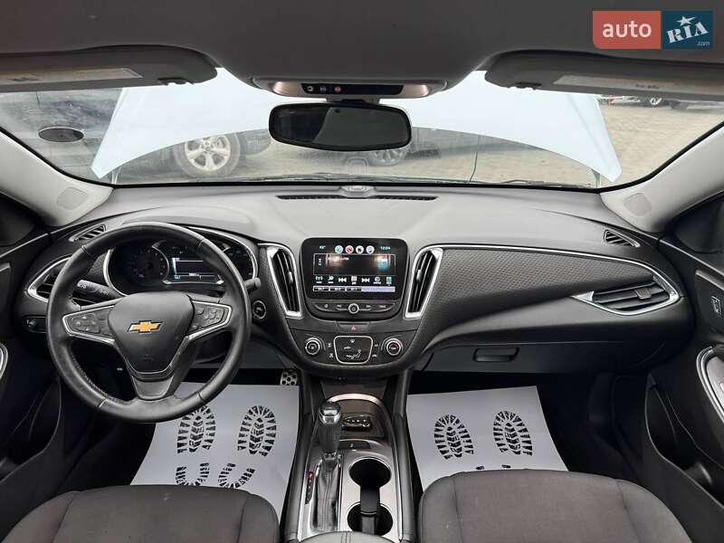 Седан Chevrolet Malibu 2017 в Луцке
