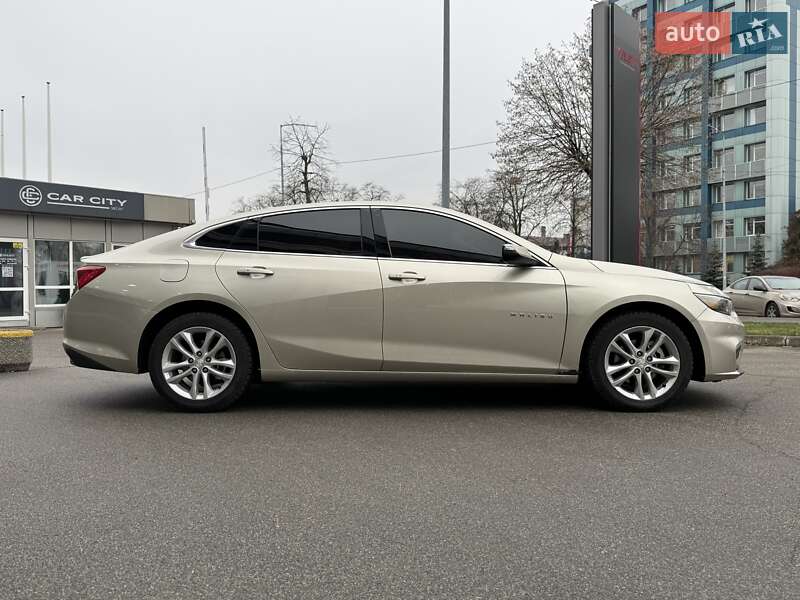 Седан Chevrolet Malibu 2016 в Киеве